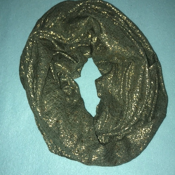 𝅺CHARMING CHARLIE infinity scarf metallic glittery size OS NEW - Picture 1 of 6